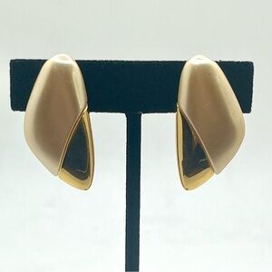 vintage napier gold tone faux pearl clip earrings